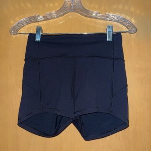 Black Lululemon Align 4” shorts